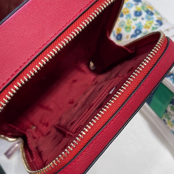 Kate Spade Disney X Kate Spade New York Vanity Cruella Crossbody Bag - Picture 16 of 16